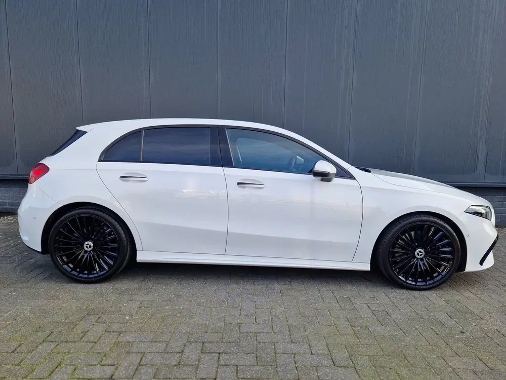 Mercedes-Benz A-Klasse 250 4MATIC AMG Facelift uit 2023, foto 4