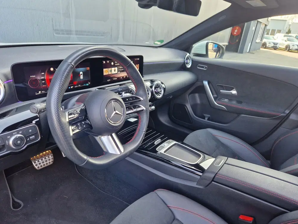 Mercedes-Benz A-Klasse 250 4MATIC AMG Facelift uit 2023, foto 8