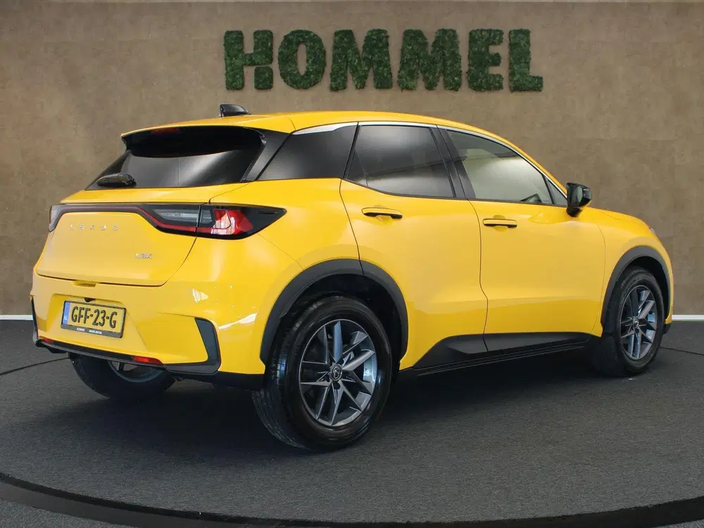 Lexus LBX 1.5 Business Line 2WD uit 2024, foto 6
