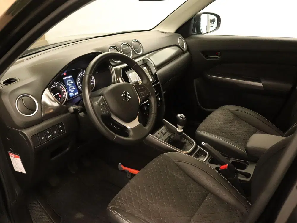 Suzuki Vitara 1.4 Boosterjet Style Smart Hybrid uit 2024, foto 7