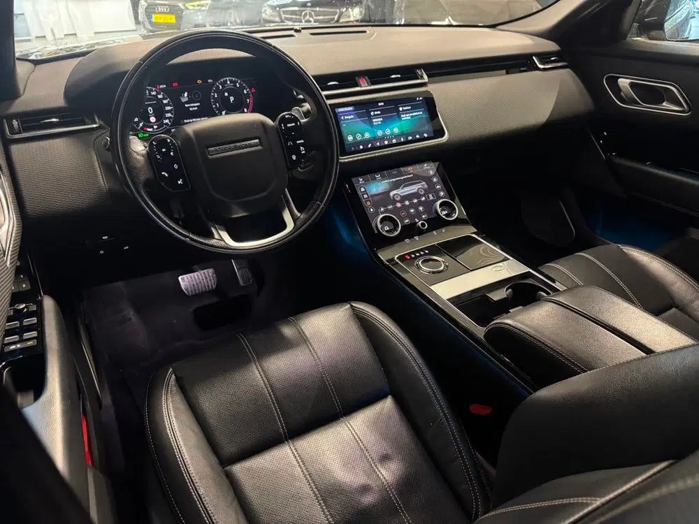Land Rover Range Rover Velar 2.0 P300 Turbo AWD R-Dynamic HS uit 2020, foto 11