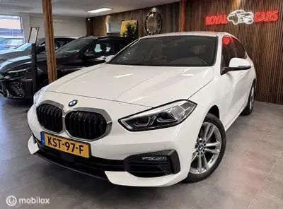 BMW 1-serie 120i Executive uit 2022