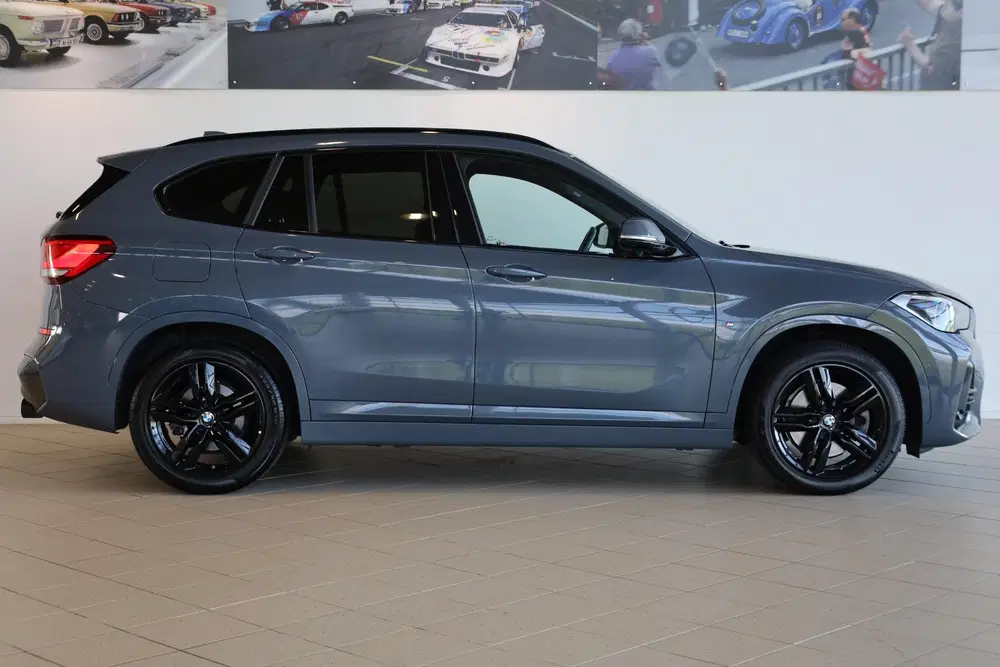 BMW X1 xDrive25i M Sportpakket uit 2020, foto 3