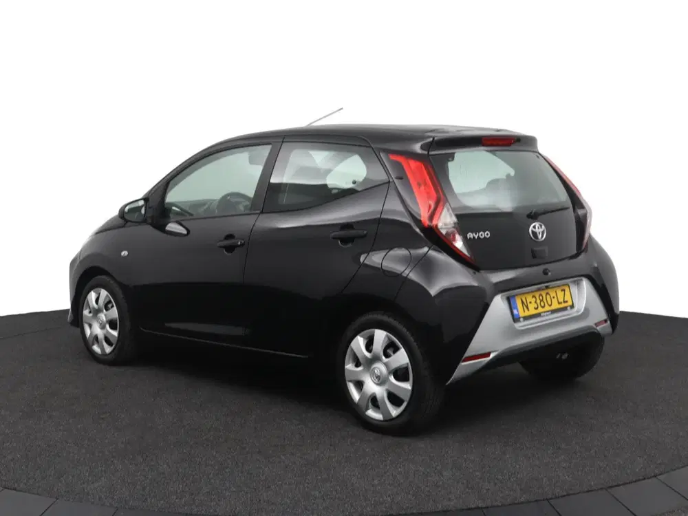 Toyota Aygo 1.0 VVT-i x-play uit 2021, foto 12