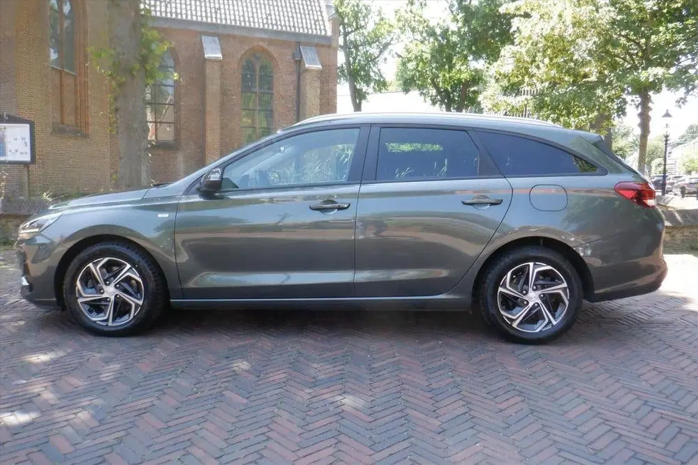 Hyundai i30 1.0 T-GDi 120pk Comfort (bj 2023) uit 2023, foto 2
