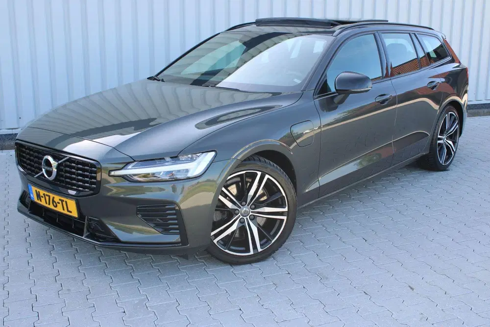 Volvo V60 2.0 T8 Recharge AWD R-Design uit 2022, foto 6