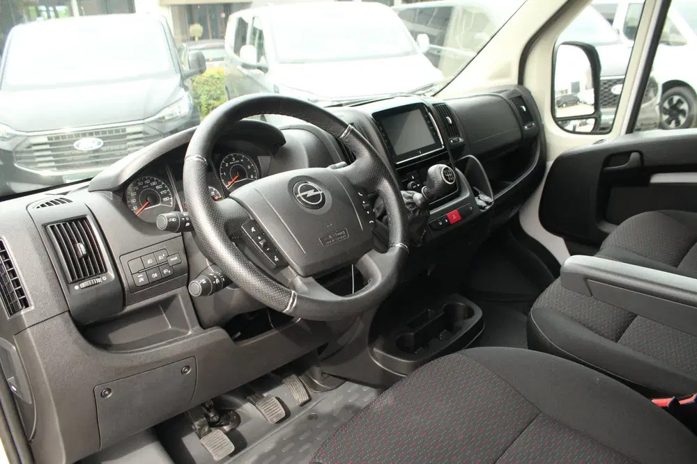 Opel Movano 140pk L1H1 3.5t uit 2024, foto 13
