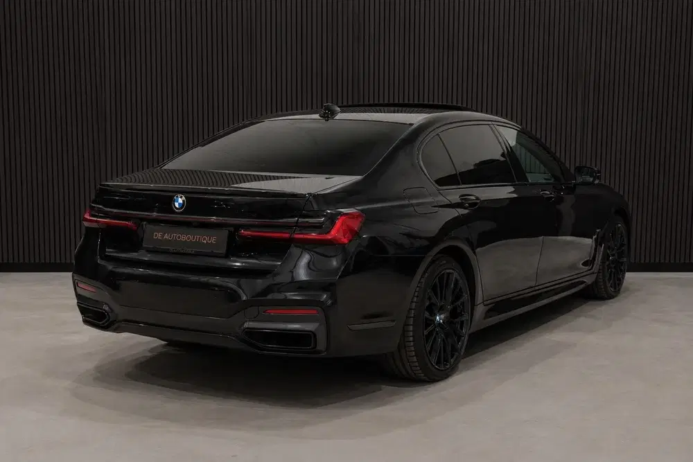BMW 7-serie 745Le High Exe M-Sport uit 2020, foto 12