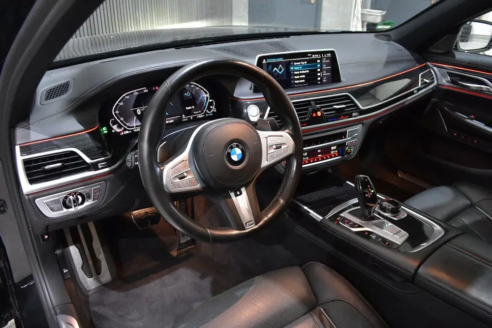BMW 7-serie 745Le High Exe M-Sport uit 2020, foto 5