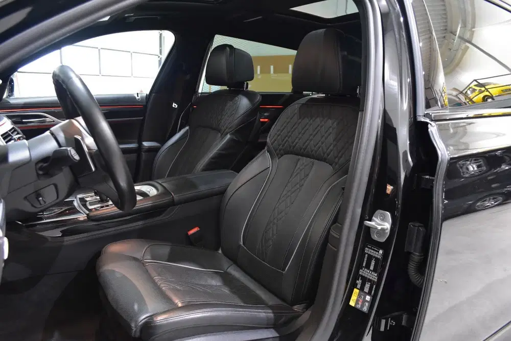 BMW 7-serie 745Le High Exe M-Sport uit 2020, foto 6