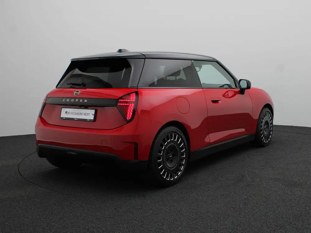 Mini Cooper Cooper E Pakket L + Glazen panoramadak + P uit 2025, foto 2