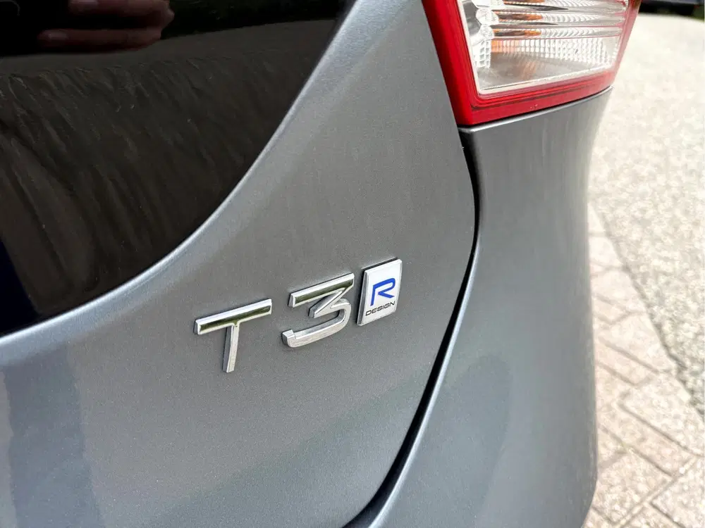 Volvo V40 1.5 T3 Polar+ Sport R-Design Panoramadak uit 2019, foto 13