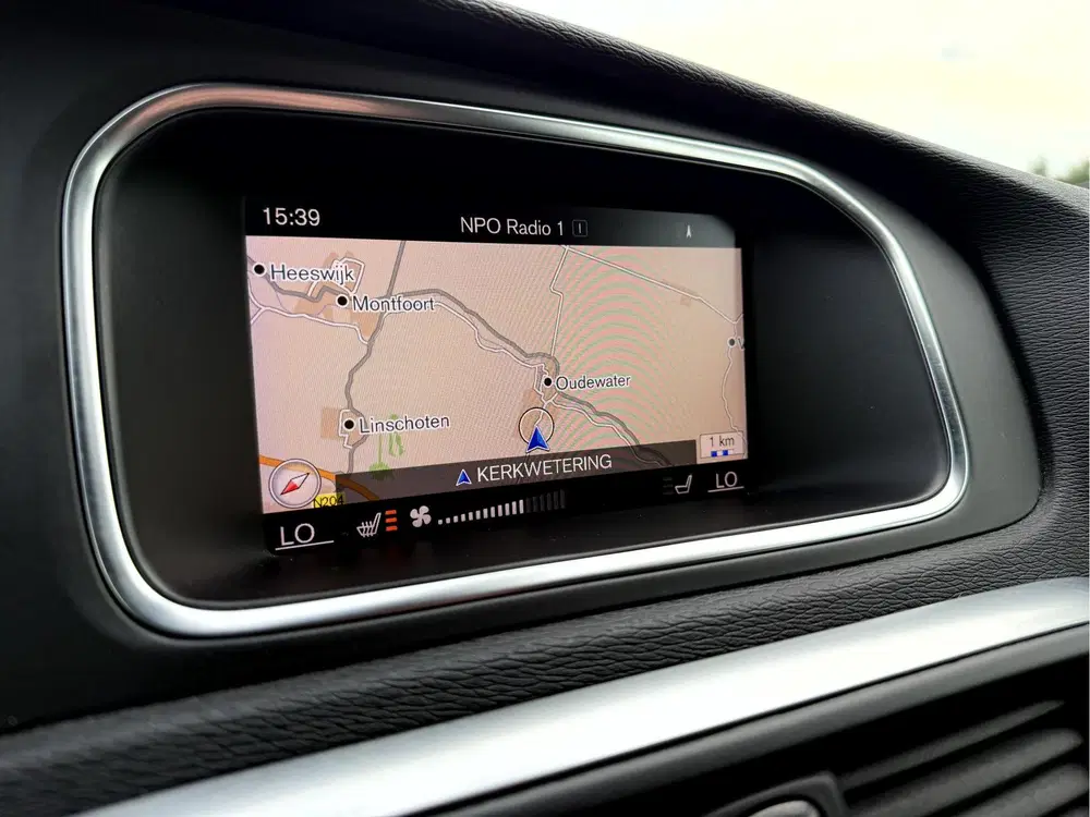 Volvo V40 1.5 T3 Polar+ Sport R-Design Panoramadak uit 2019, foto 8