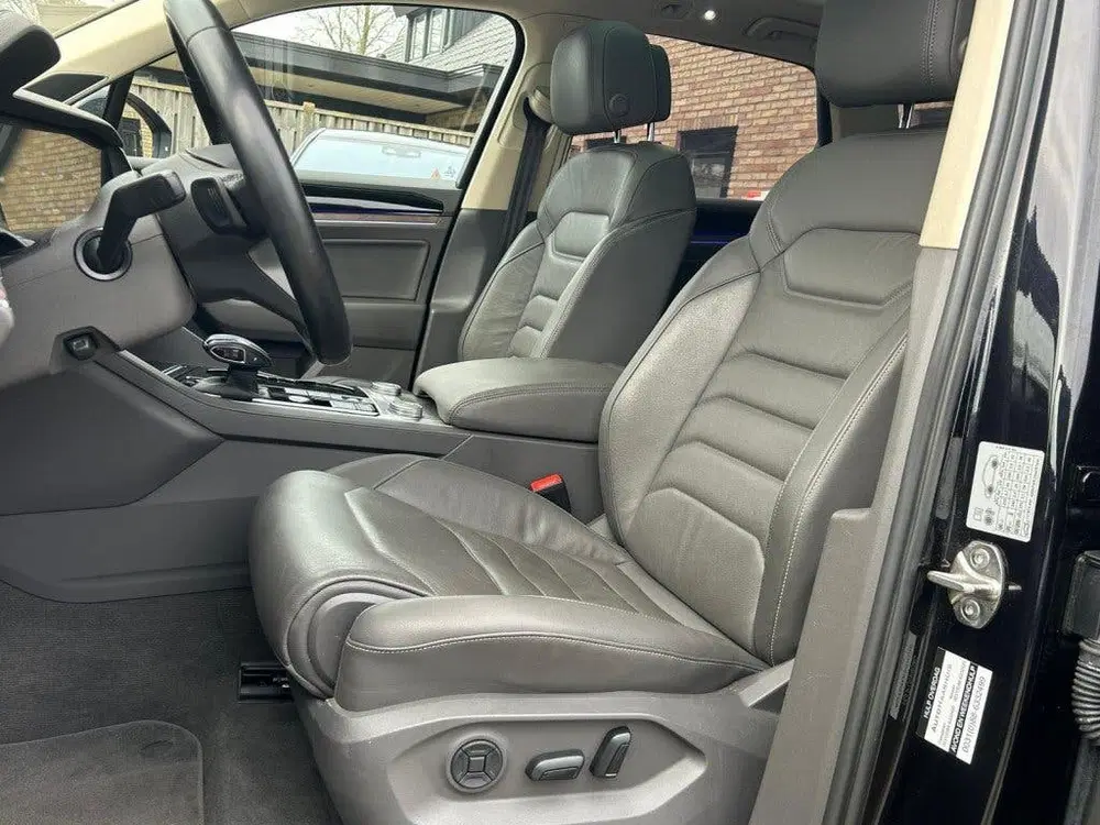 Volkswagen Touareg 3.0 TSI EHYBRID 4Motion uit 2020, foto 13