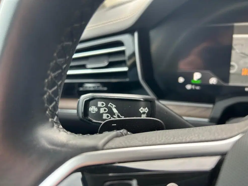 Volkswagen Touareg 3.0 TSI EHYBRID 4Motion uit 2020, foto 14