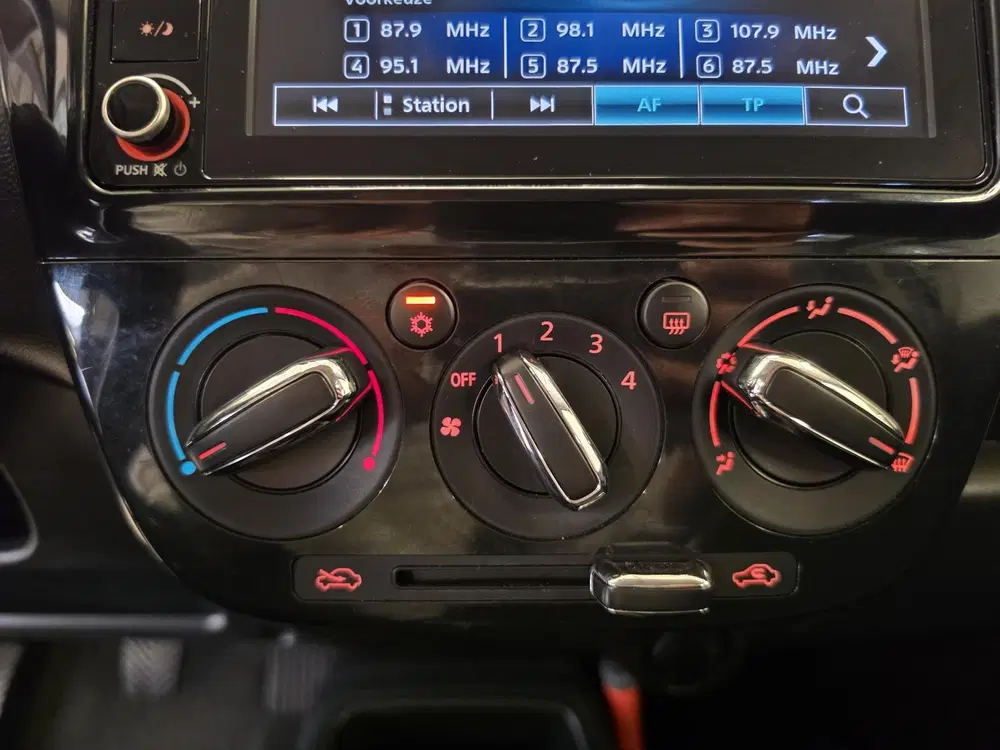 Mitsubishi Space Star 1.2 Connect+ uit 2022, foto 4
