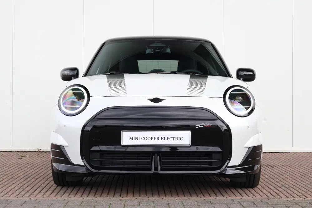 Mini John Cooper Works E John Cooper Works M 54.2 kWh uit 2026, foto 2