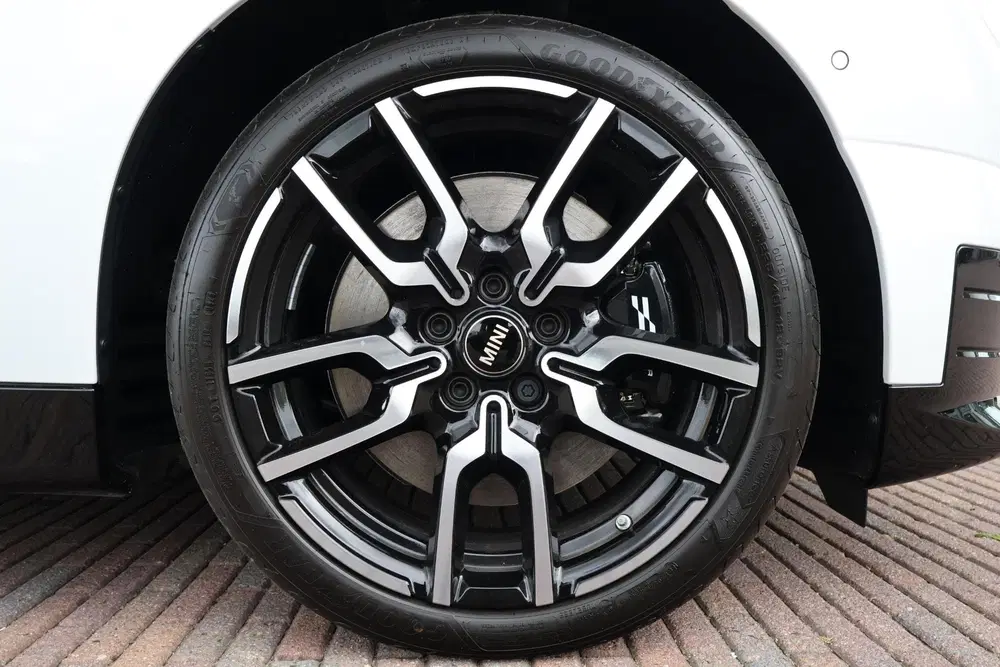 Mini John Cooper Works E John Cooper Works M 54.2 kWh uit 2026, foto 6
