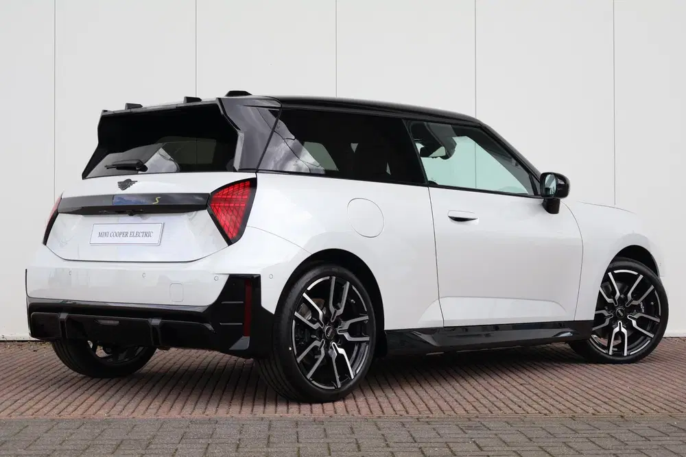 Mini John Cooper Works E John Cooper Works M 54.2 kWh uit 2026, foto 7
