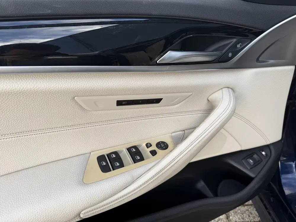 BMW 5-serie 530e High Executive M-Sport 18" uit 2022, foto 10