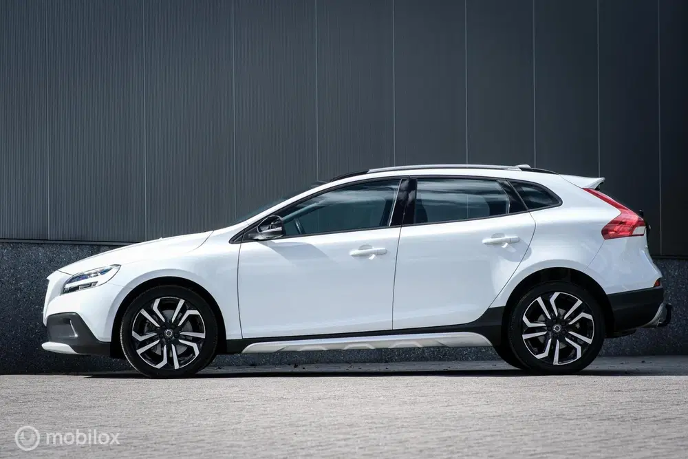 Volvo V40 Cross Country 1.5 T3 Polar+ Automaat uit 2019, foto 9