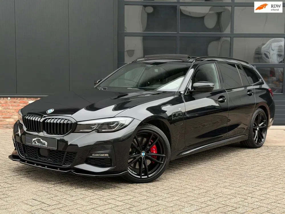 BMW 3-serie 330e High Executive 292pk 340i uit 2021