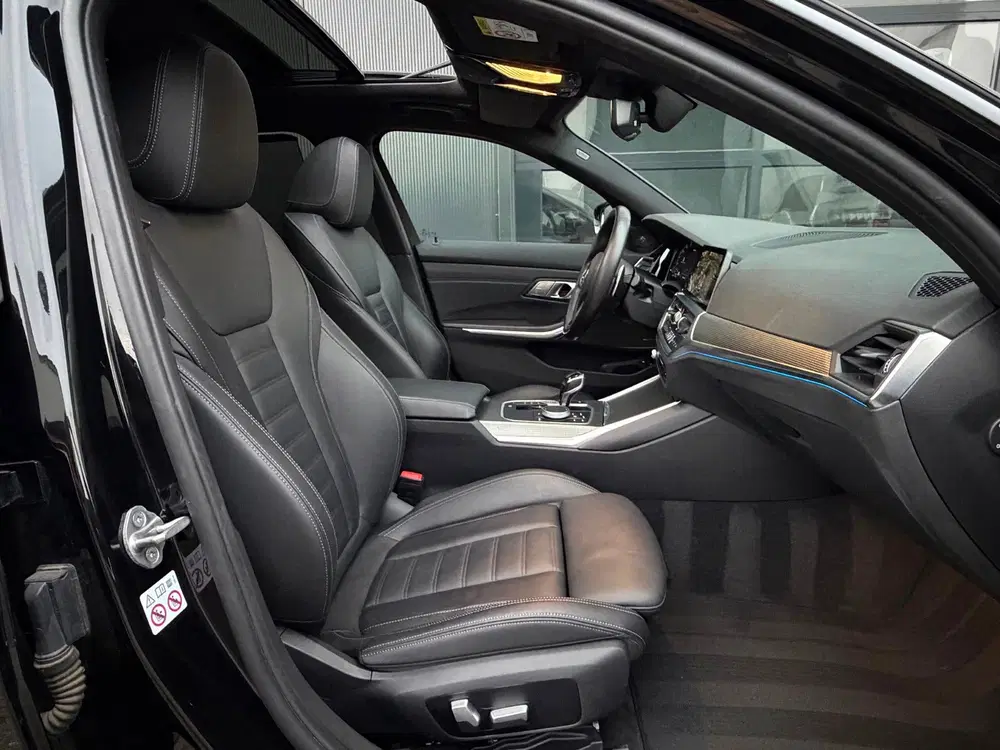 BMW 3-serie 330e High Executive 292pk 340i uit 2021, foto 15