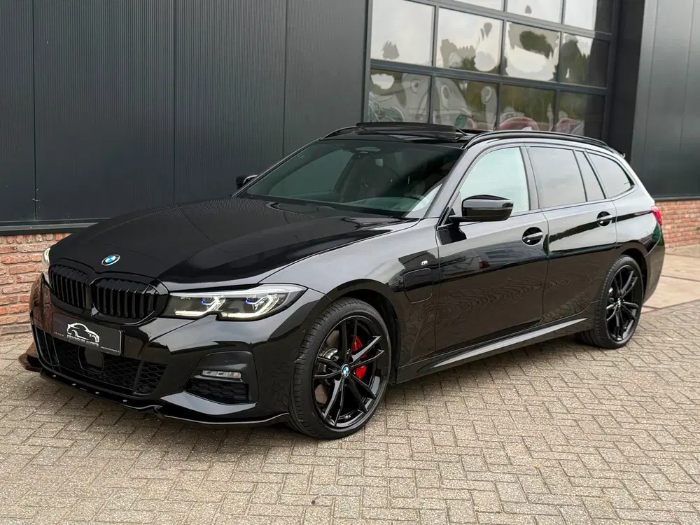 BMW 3-serie 330e High Executive 292pk 340i uit 2021, foto 2