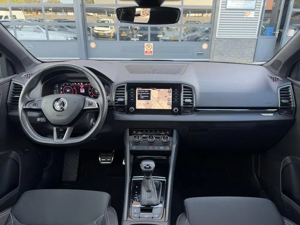 Skoda Karoq 1.5 TSI ACT Sportline Pano uit 2019, foto 2