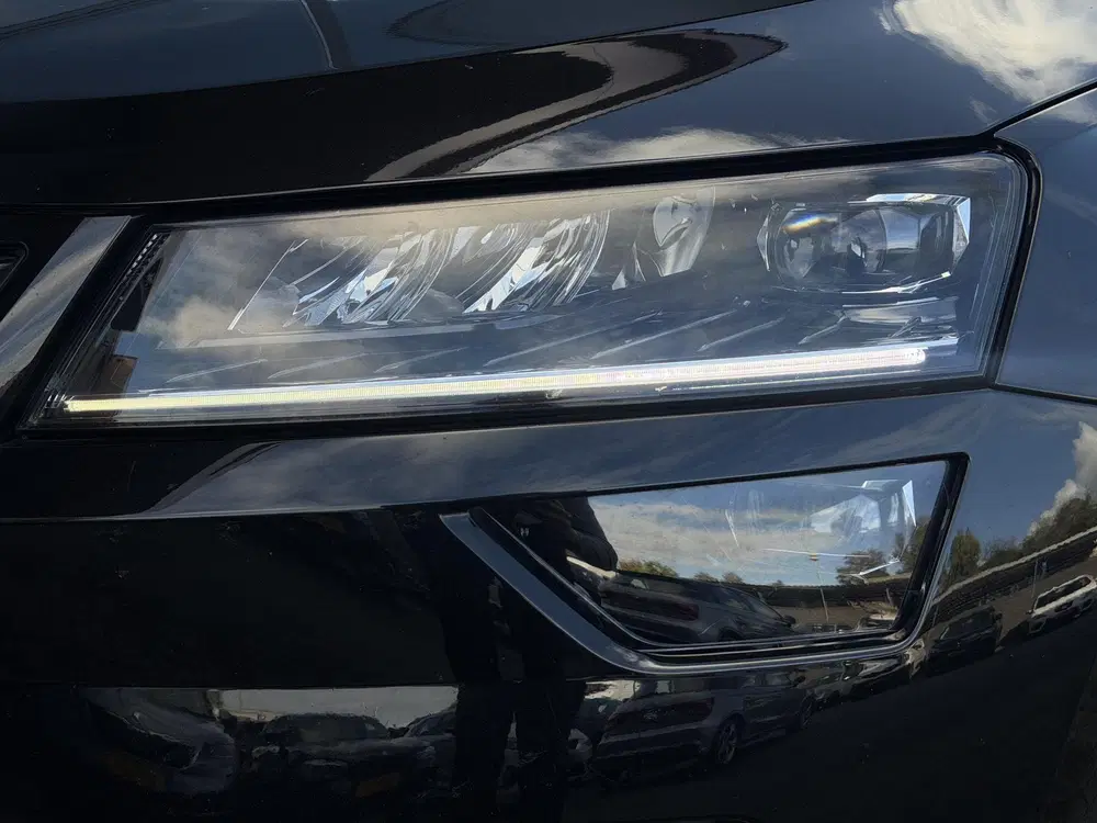 Skoda Karoq 1.5 TSI ACT Sportline Pano uit 2019, foto 9