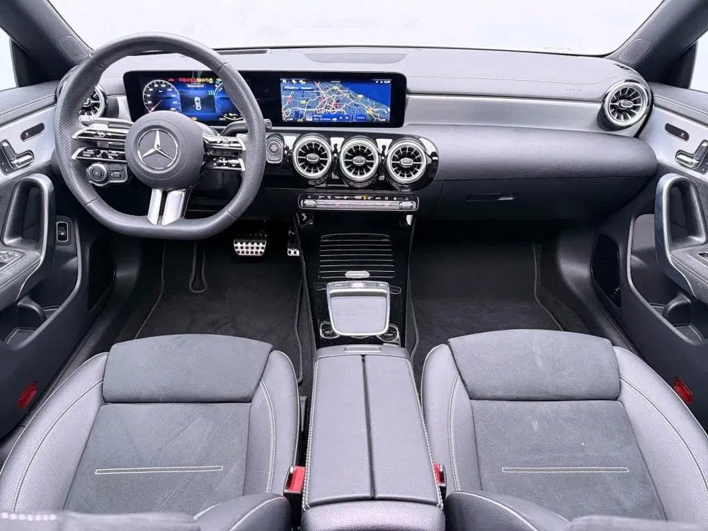 Mercedes-Benz CLA 250 e Business Solution AMG uit 2026, foto 6