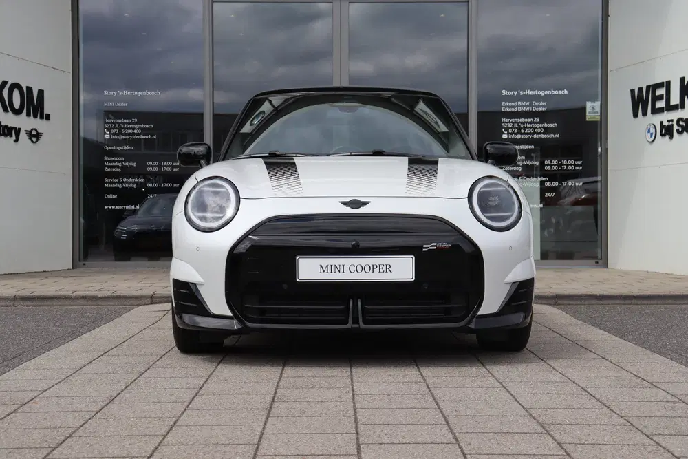 Mini Hatchback Cooper E uit 2026, foto 2