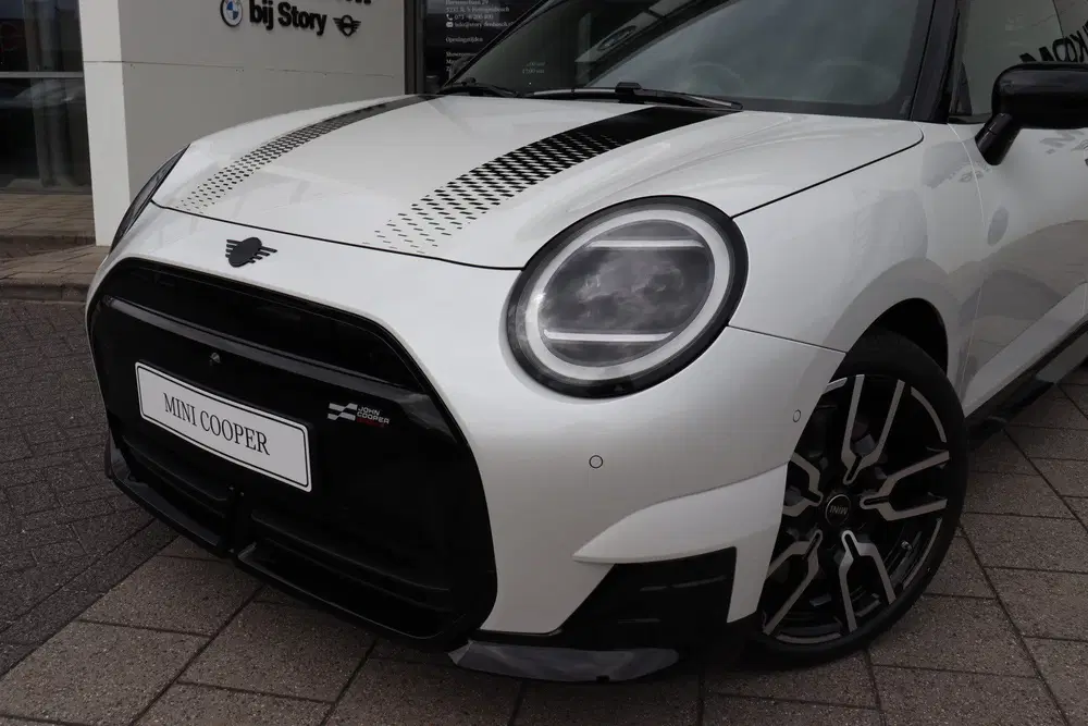 Mini Hatchback Cooper E uit 2026, foto 3