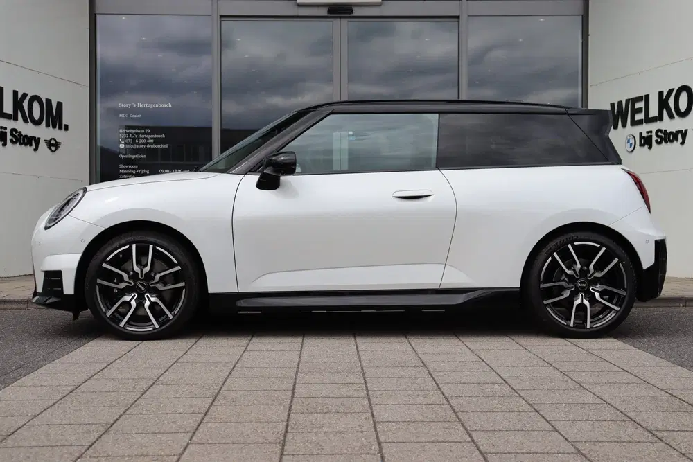 Mini Hatchback Cooper E uit 2026, foto 4