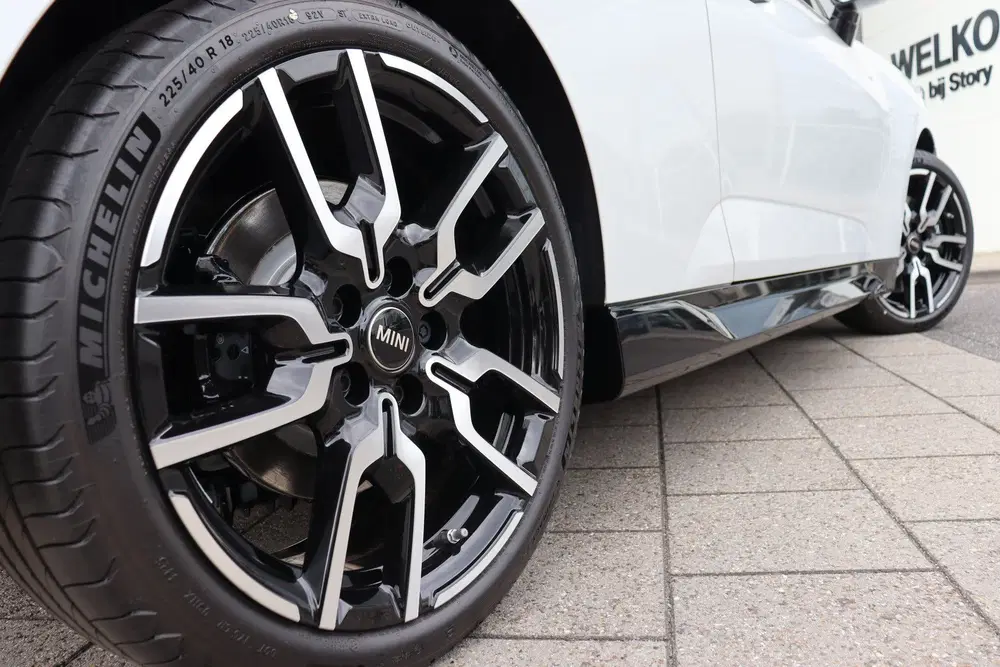 Mini Hatchback Cooper E uit 2026, foto 8
