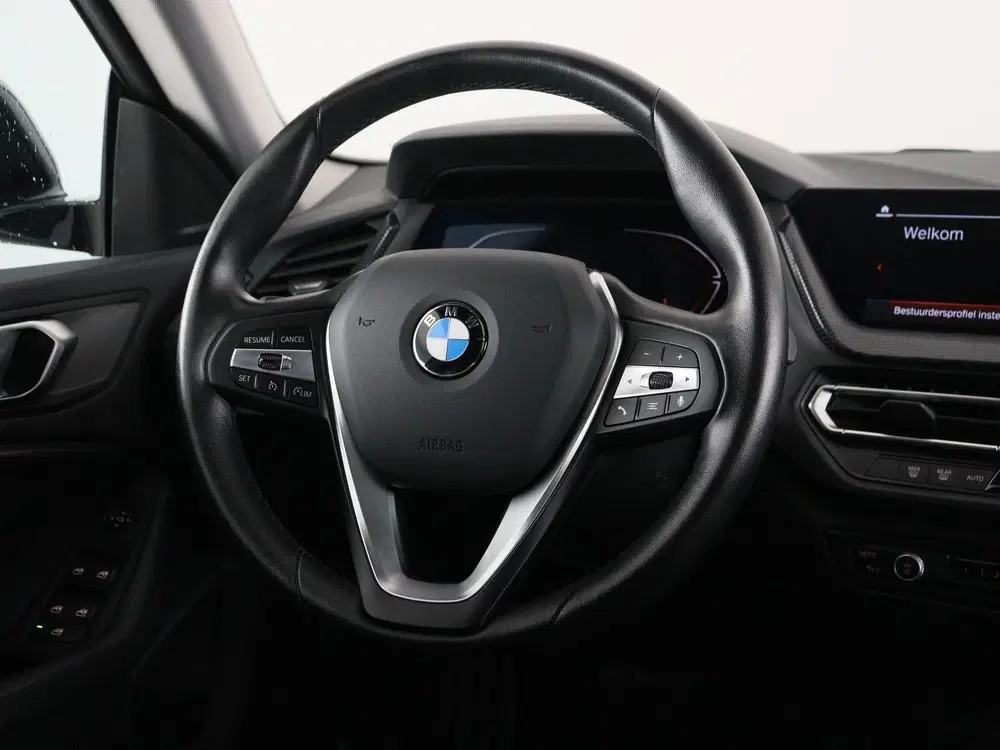 BMW 2-serie 218i Gran Coupé Panoramadak (bj 2024) uit 2024, foto 2