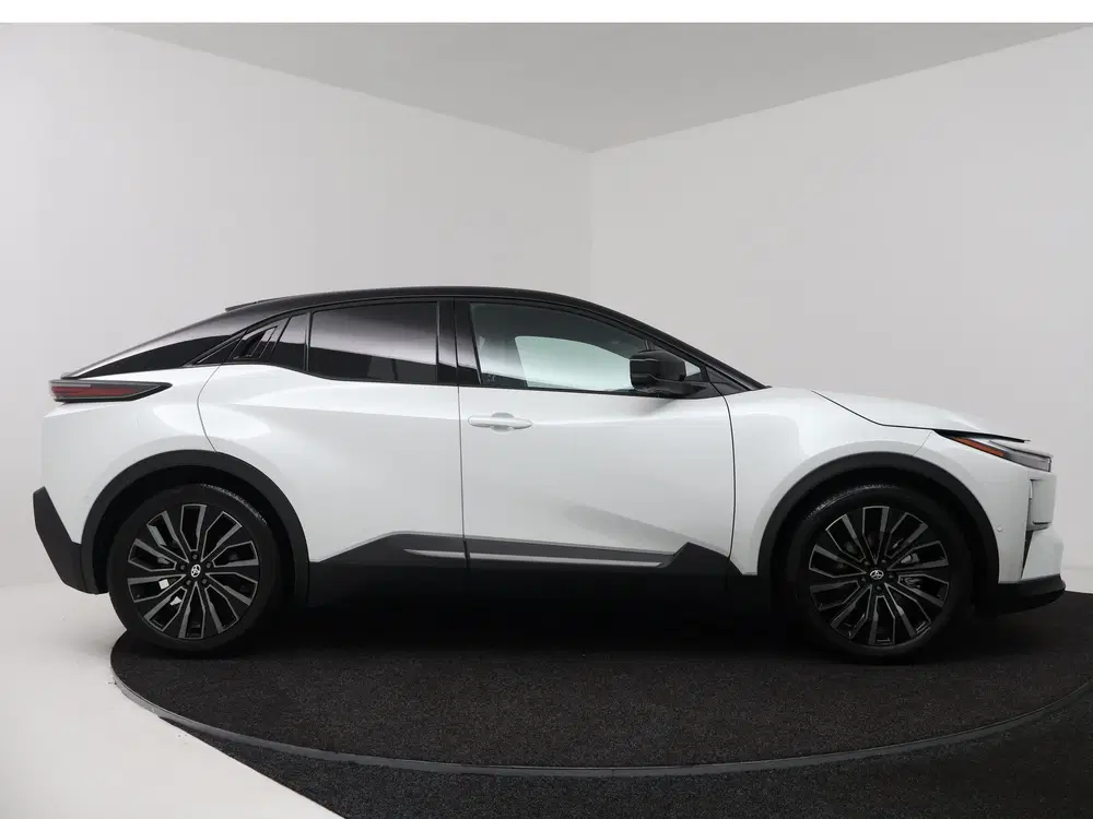 Toyota C-HR Executive AWD 77 kWh uit 2026, foto 14