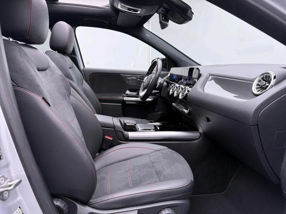 Mercedes-Benz GLA 250 e Business Solution AMG Limited uit 2022, foto 3