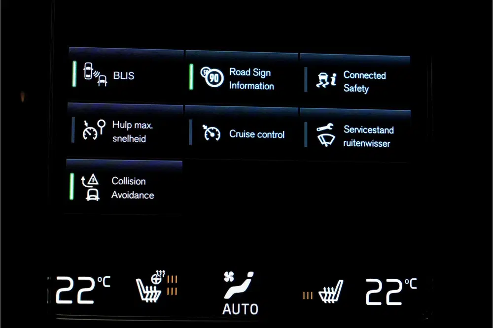 Volvo XC40 1.5 T4 155kW uit 2022, foto 10