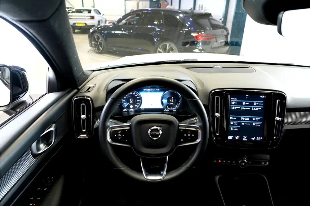 Volvo XC40 1.5 T4 155kW uit 2022, foto 14