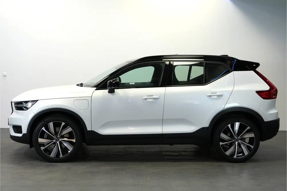 Volvo XC40 1.5 T4 155kW uit 2022, foto 3