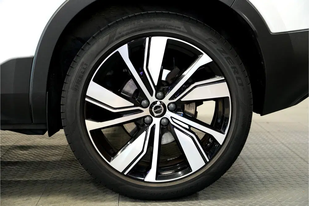 Volvo XC40 1.5 T4 155kW uit 2022, foto 9