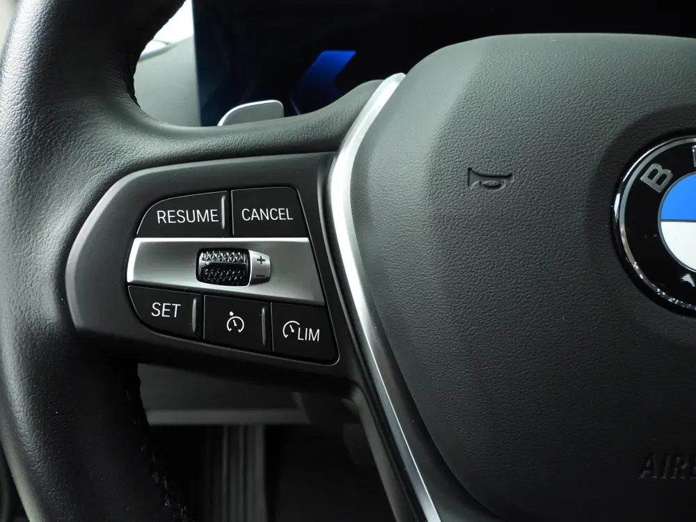 BMW 3-serie 318i uit 2024, foto 13