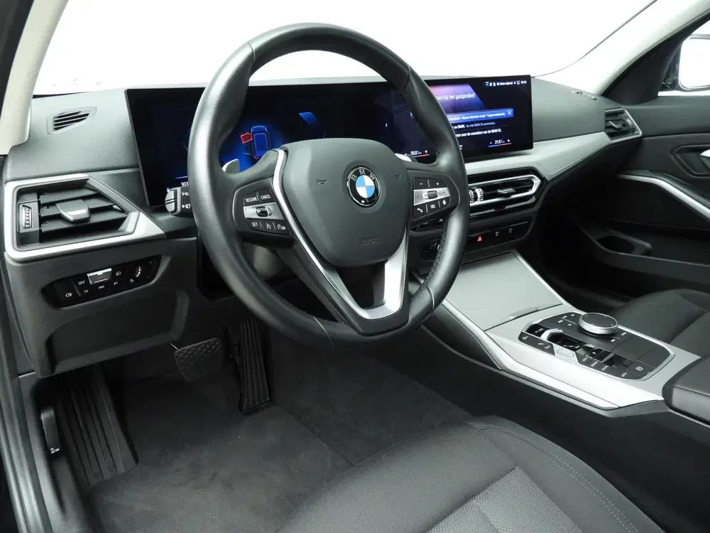BMW 3-serie 318i uit 2024, foto 6