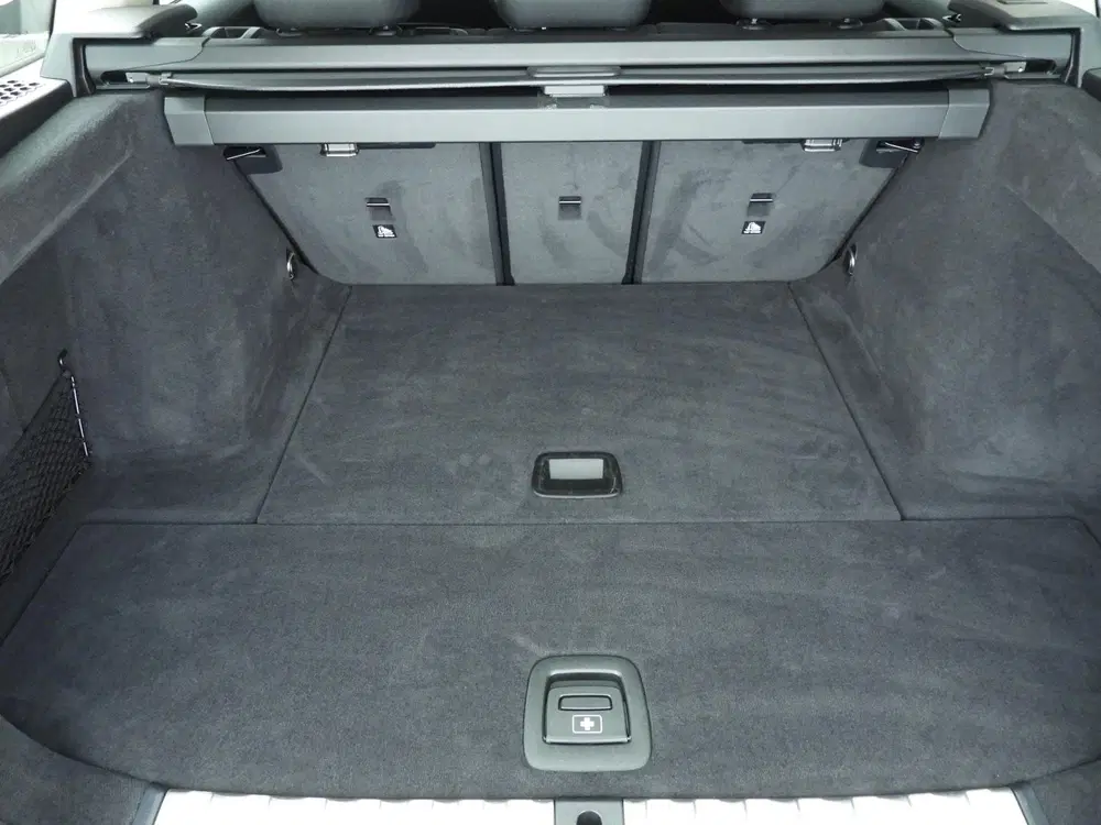 BMW 3-serie 318i uit 2024, foto 9