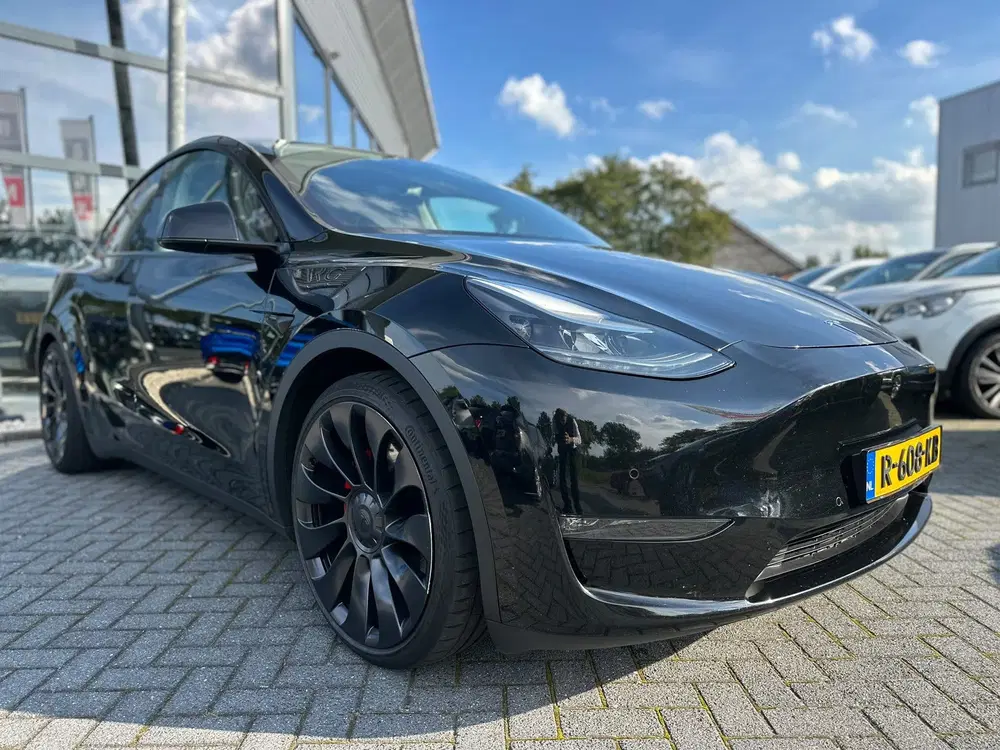 Tesla Model Y Performance AWD 75 kWh uit 2022, foto 12