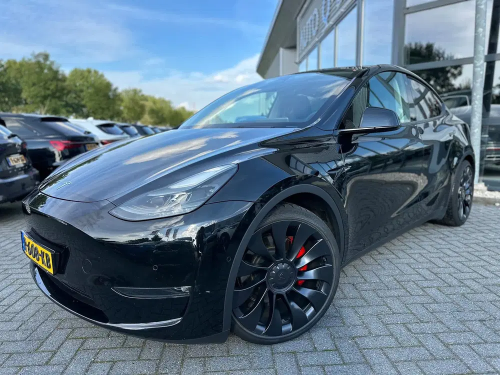 Tesla Model Y Performance AWD 75 kWh uit 2022, foto 2