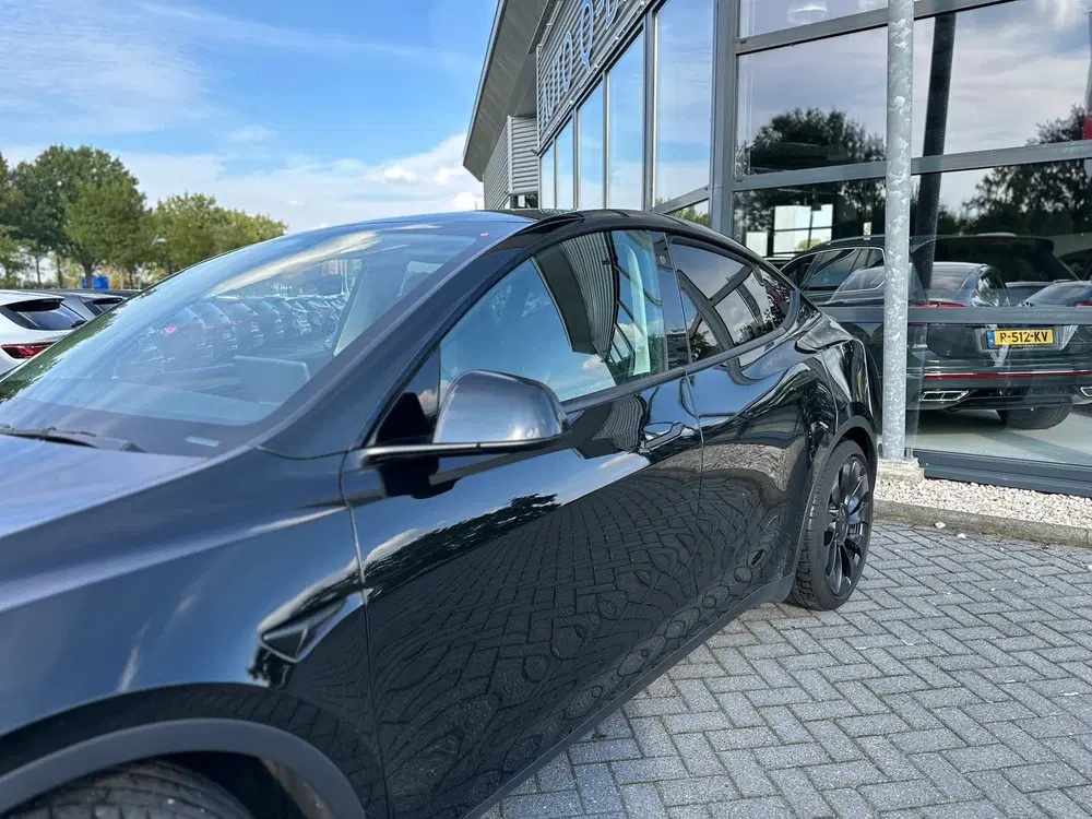 Tesla Model Y Performance AWD 75 kWh uit 2022, foto 4
