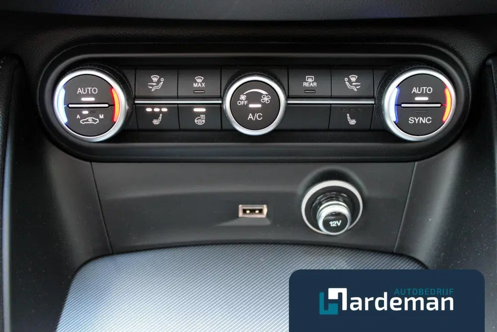 Alfa Romeo Stelvio 2.0 T AWD Veloce Panorama Trekhaak uit 2021, foto 13