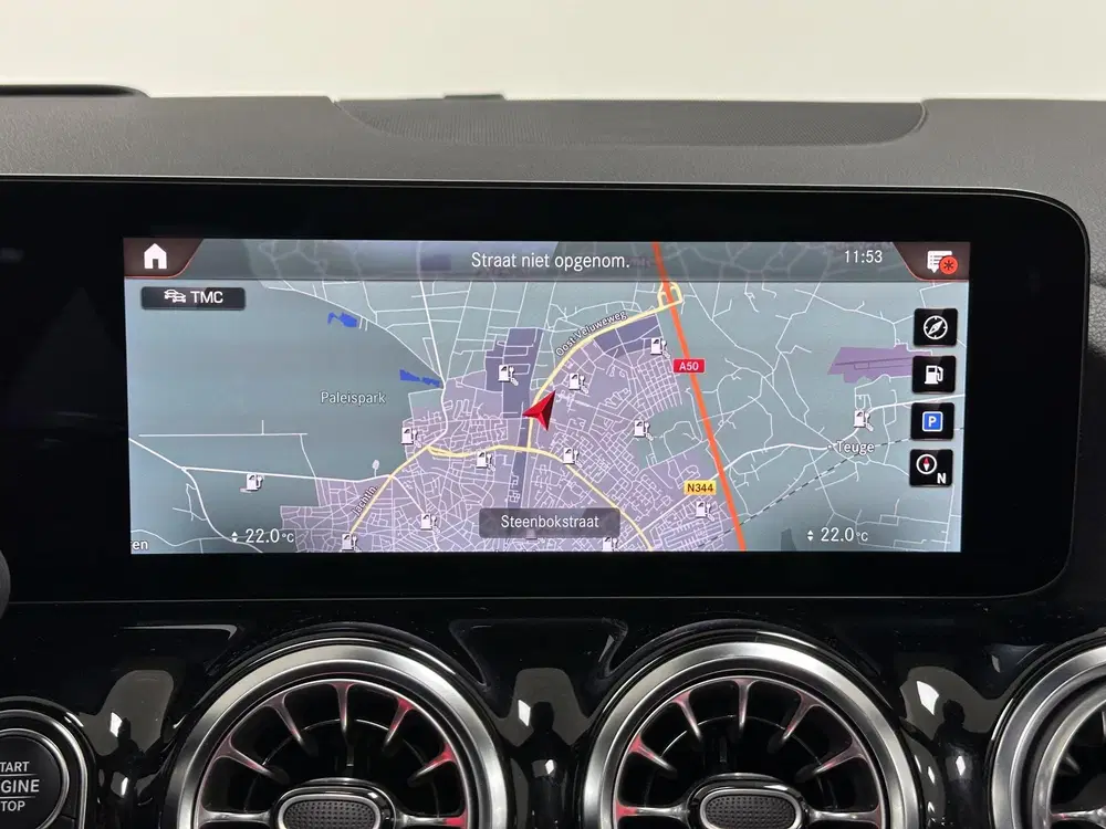 Mercedes-Benz GLA 250 e AMG Line uit 2023, foto 11